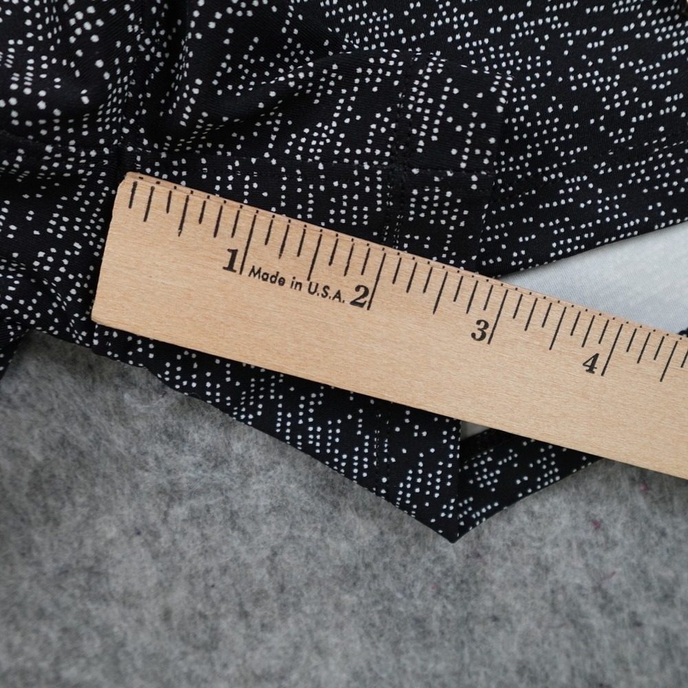 Lululemon Short Women 6 Black White Soundwave On The Fly 2.5" Athleisure Gym - Picture 2 of 10